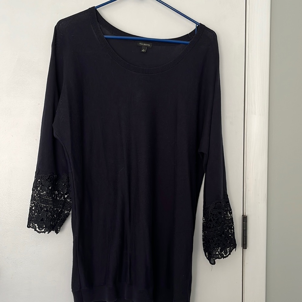 Light weight sweater